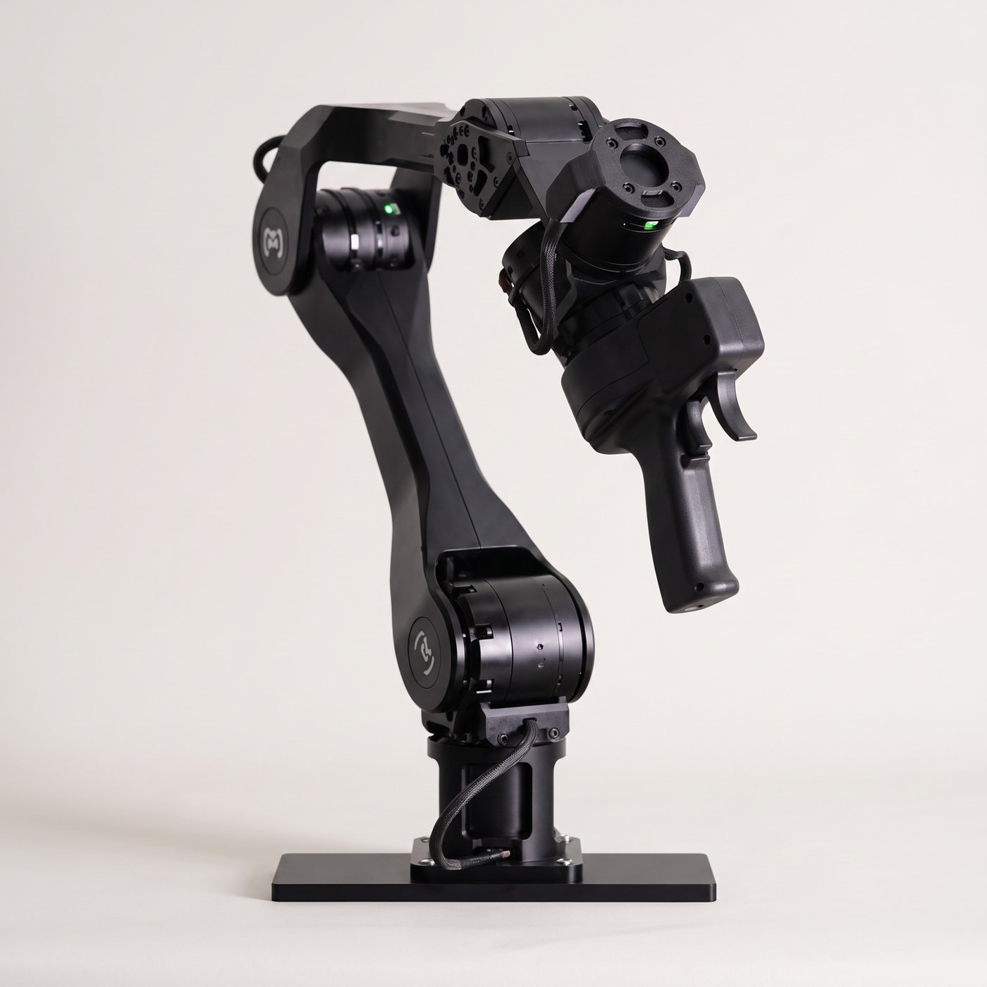 Bartender kit: the leader arm with its hand grip